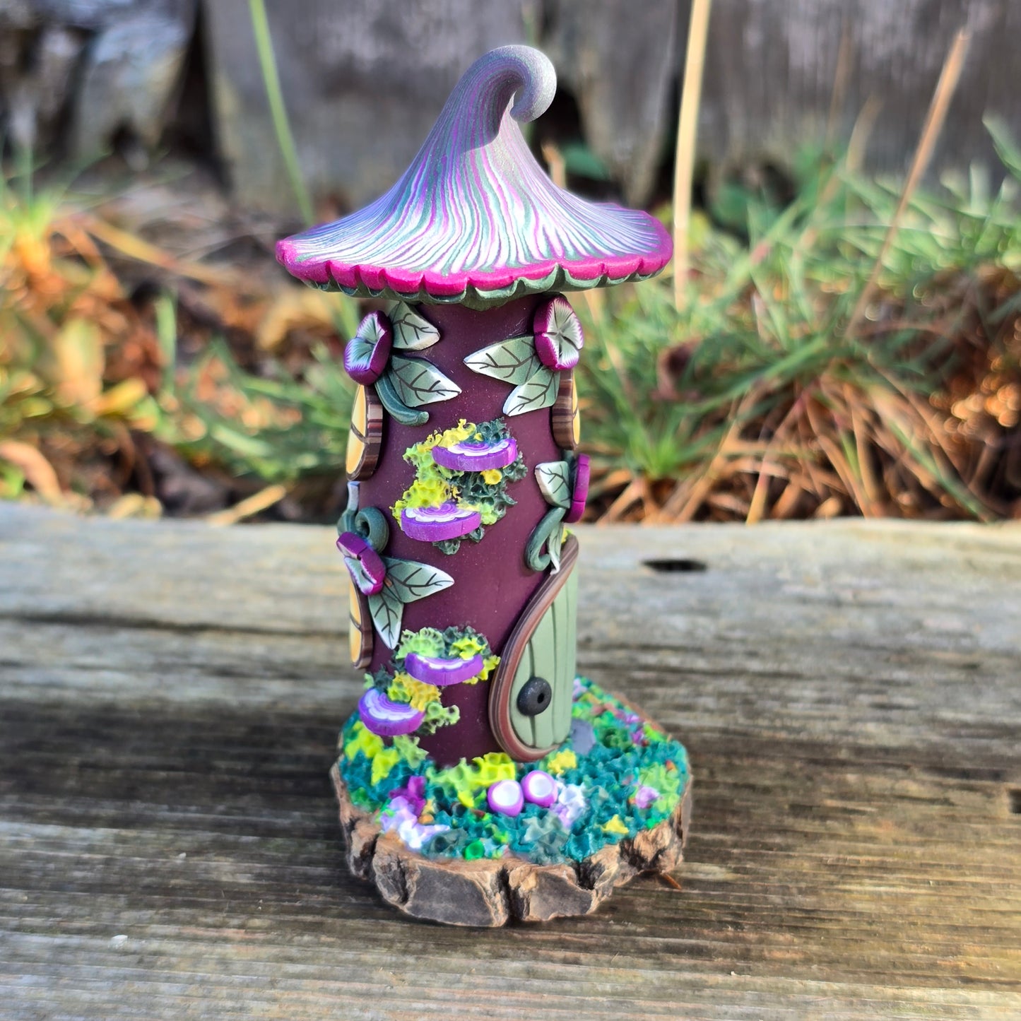 Toadstool Fairy House, Miniature