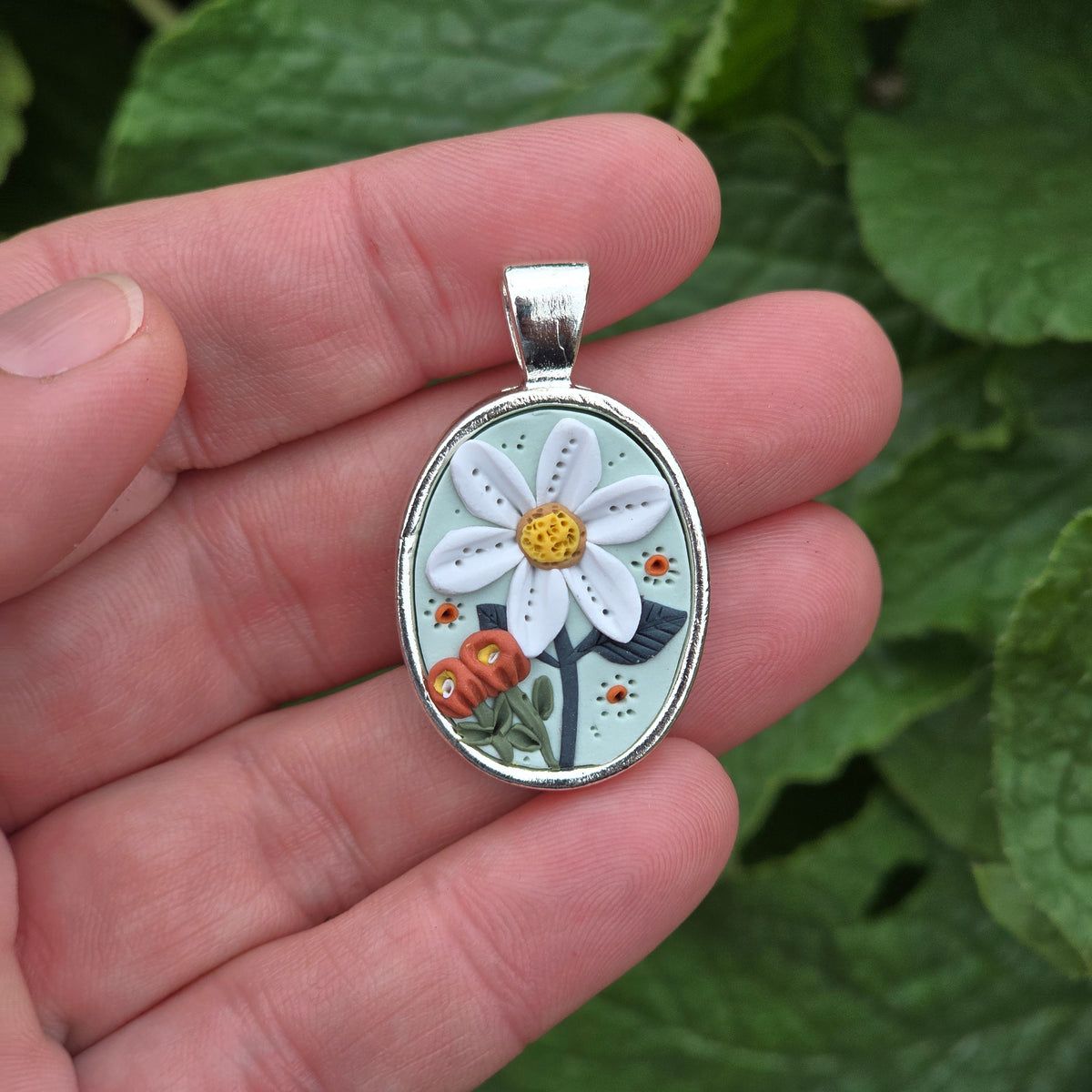 Ditzy Daisy Pendant • mint