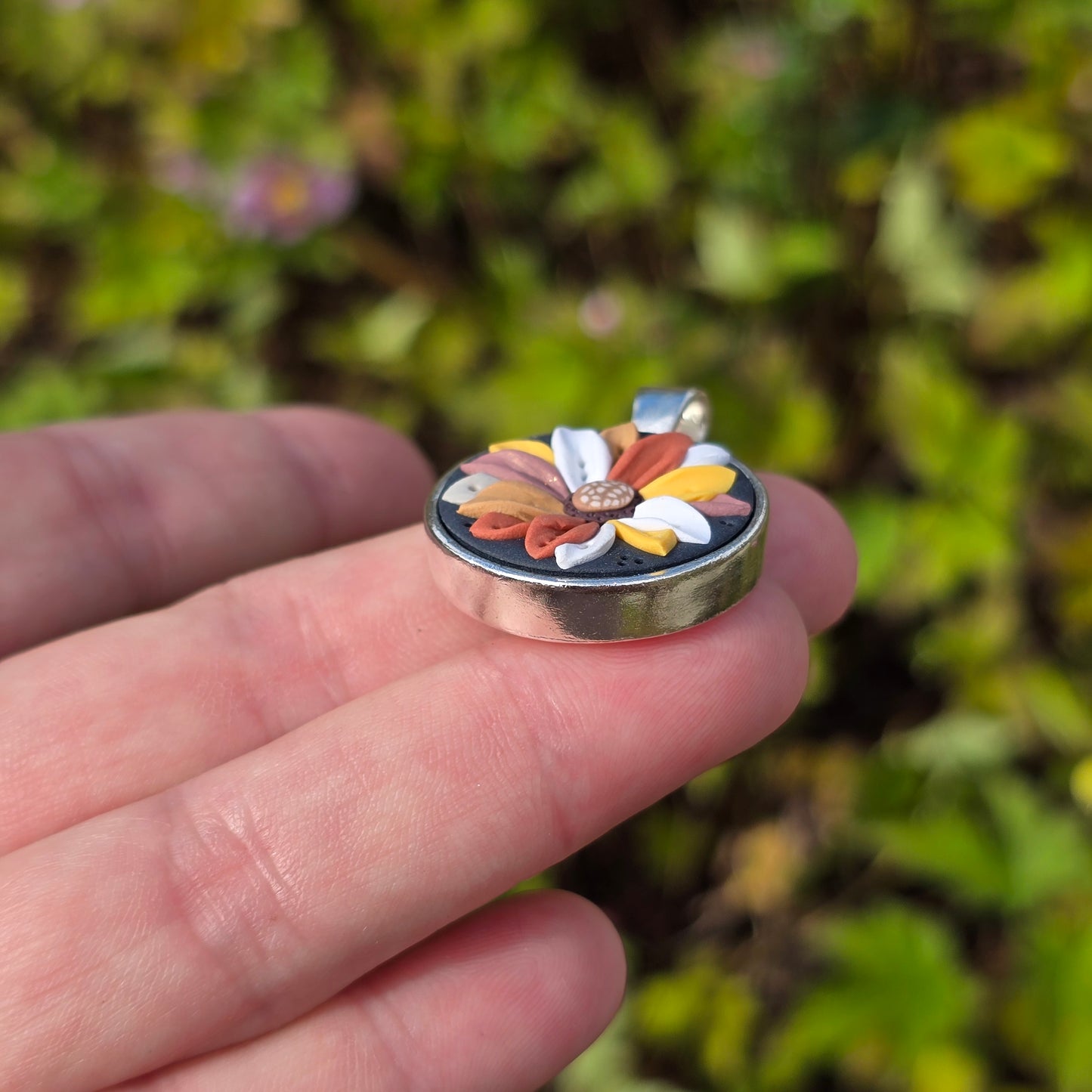 Sunflower Pendant • Royal Flush