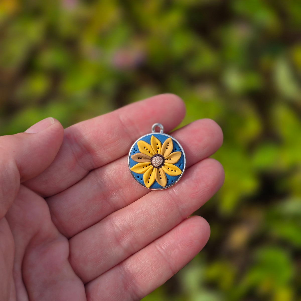 Sunflower Pendant • azure